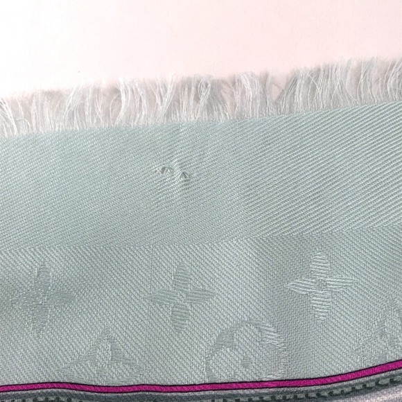 LOUIS VUITTON Blue Monogram Scarf - Picture 5 of 13